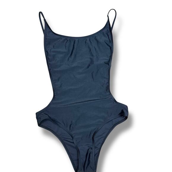 Elegant Black Women's Bikini - Picture 5 of 12